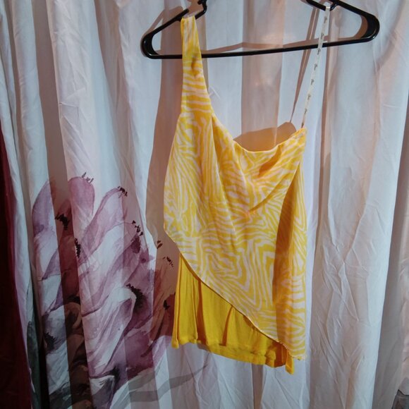 Guess one shoulder yellow sheer patterned overlay tank Small - Picture 3 of 3